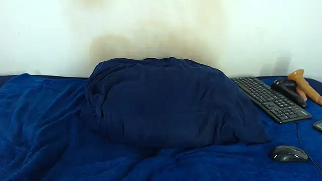 Snapshot of FAT_ASS27 chatting on 12/22/25, 03:14 FAT ASS27 online show from 12/22/25, 03:14