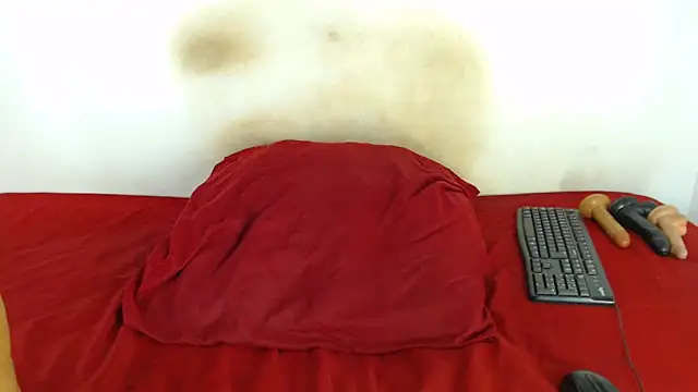 Snapshot of FAT_ASS27 chatting on 02/08/26, 12:58 FAT ASS27 online show from 02/08/26, 12:58