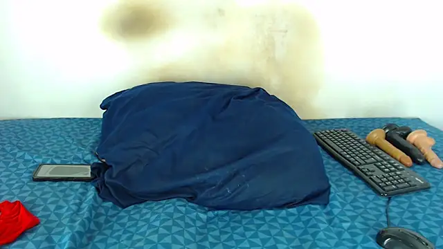 Snapshot of FAT_ASS27 chatting on 03/08/26, 05:39 FAT ASS27 online show from 03/08/26, 05:39