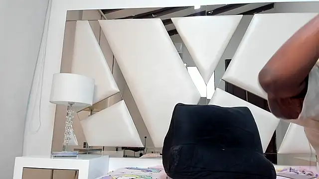 MonicaSchwartz online show from 03/17/25, 04:43