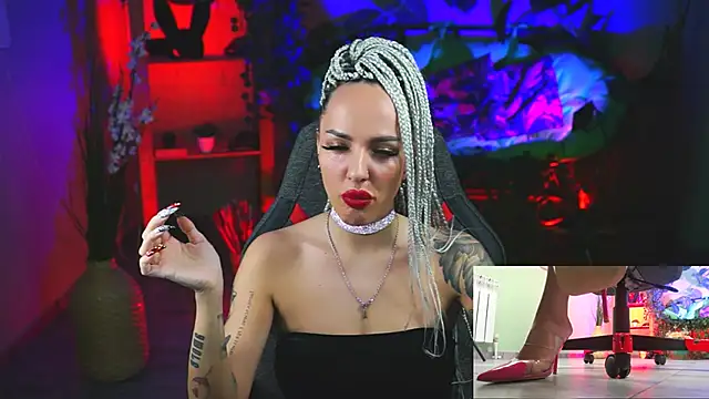 MonicaMaxwel online show from 02/10/25, 12:08