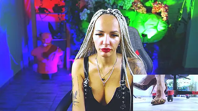 MonicaMaxwel online show from 09/17/25, 10:50