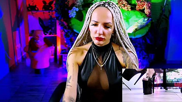 MonicaMaxwel online show from 10/05/25, 11:08