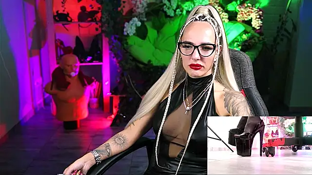 MonicaMaxwel online show from 10/21/25, 11:22