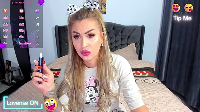 GlossyDiamondX online show from 01/14/26, 03:45