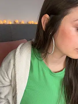 Snapshot of Loella-Rose chatting on 01/23/25, 11:37 Loella-Rose online show from 01/23/25, 11:37