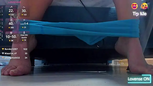 Snapshot of blondehorny69 chatting on 02/12/25, 10:46 blondehorny69 online show from 02/12/25, 10:46