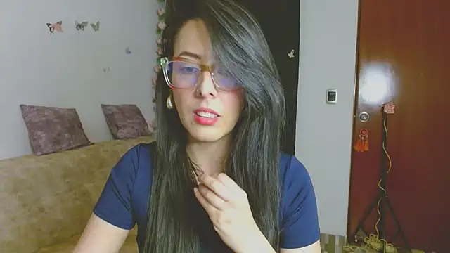 Snapshot of ella_peck chatting on 03/01/26, 02:02 ella peck online show from 03/01/26, 02:02