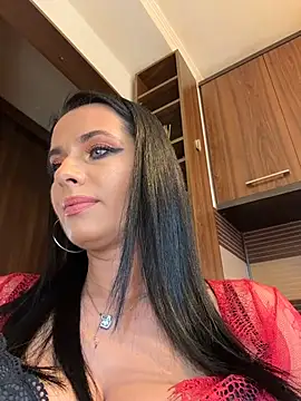 Hotmomcheckk  online show from 12/03/25, 10:02