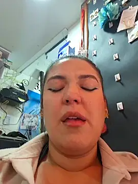 Sophie-hatter online show from 07/24/26, 05:33
