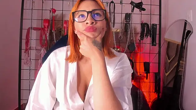 Snapshot of charrlotte_quinn chatting on 02/20/25, 02:40 charrlotte quinn online show from 02/20/25, 02:40