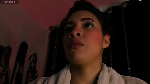 Snapshot of charrlotte_quinn chatting on 05/12/26, 12:35 charrlotte quinn online show from 05/12/26, 12:35