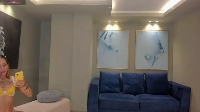 MollySundersX online show from 09/11/25, 08:20