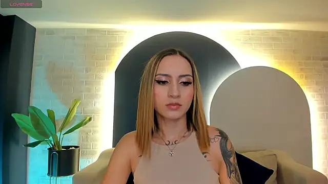 MollySundersX online show from 09/30/25, 08:47