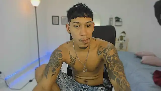 Snapshot of slim_master12 chatting on 01/08/26, 12:24 slim master12 online show from 01/08/26, 12:24