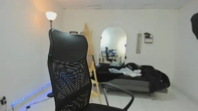 Snapshot of slim_master12 chatting on 01/18/26, 03:16 slim master12 online show from 01/18/26, 03:16