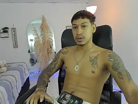 Snapshot of slim_master12 chatting on 02/01/26, 04:38 slim master12 online show from 02/01/26, 04:38