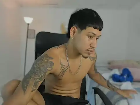 Snapshot of slim_master12 chatting on 02/21/26, 08:21 slim master12 online show from 02/21/26, 08:21