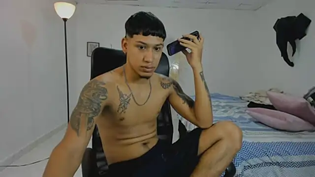 Snapshot of slim_master12 chatting on 02/25/26, 09:02 slim master12 online show from 02/25/26, 09:02