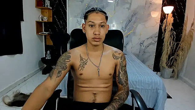 Snapshot of slim_master12 chatting on 08/05/26, 05:27 slim master12 online show from 08/05/26, 05:27