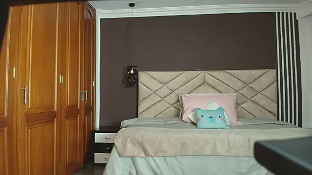 Raquel jones online show from 02/14/25, 11:42