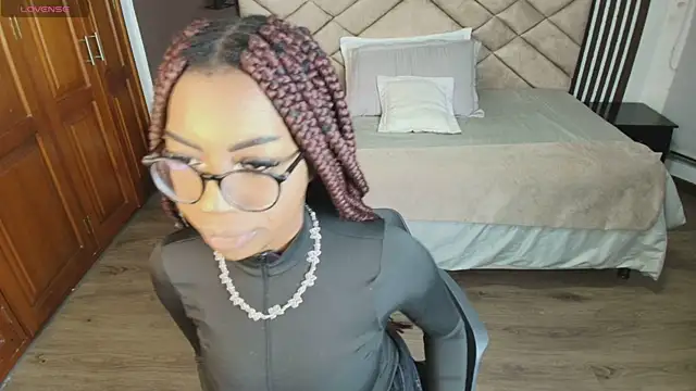 Raquel jones online show from 02/26/25, 11:41