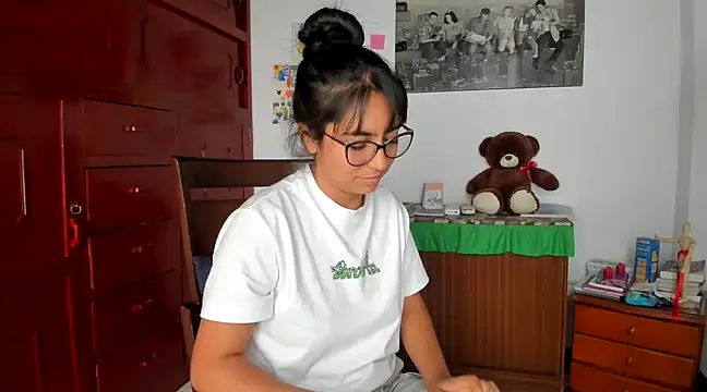 Snapshot of Isabellaa22_1 chatting on 12/03/24, 06:49 Isabellaa22 1 online show from 12/03/24, 06:49