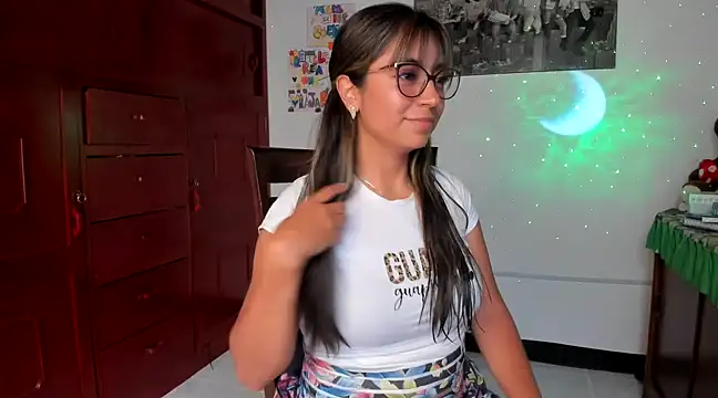 Snapshot of Isabellaa22_1 chatting on 02/03/25, 08:13 Isabellaa22 1 online show from 02/03/25, 08:13