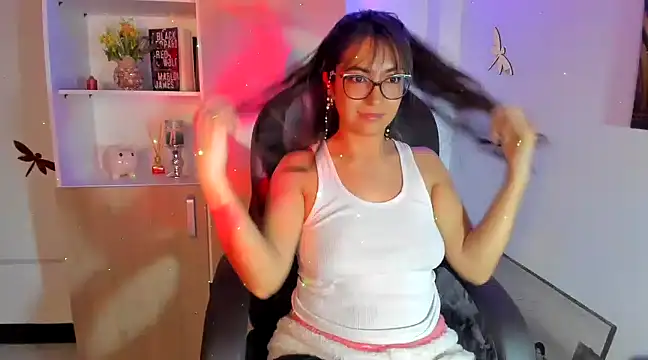 Snapshot of Isabellaa22_1 chatting on 03/15/25, 04:57 Isabellaa22 1 online show from 03/15/25, 04:57