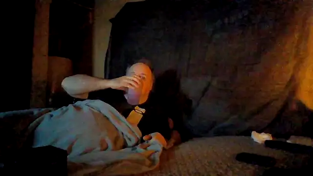 Nightshade7712 online show from 11/06/25, 09:48