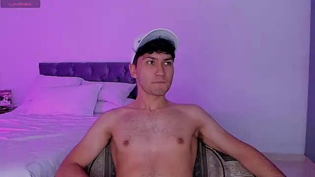 Snapshot of Valerio_James7 chatting on 12/02/24, 04:53 Valerio James7 online show from 12/02/24, 04:53