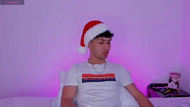 Snapshot of Valerio_James7 chatting on 12/07/24, 06:26 Valerio James7 online show from 12/07/24, 06:26