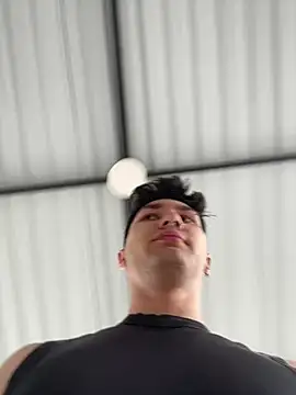 Snapshot of Valerio_James7 chatting on 02/14/25, 09:21 Valerio James7 online show from 02/14/25, 09:21