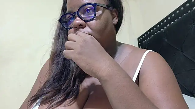 Snapshot of TatianaSantodomingo chatting on 04/18/26, 11:03 TatianaSantodomingo online show from 04/18/26, 11:03