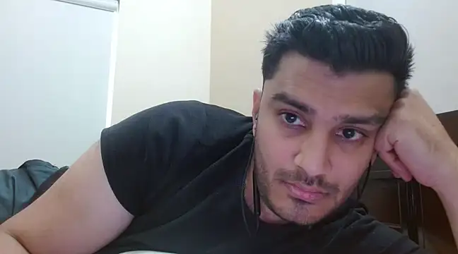 Snapshot of robintoit chatting on 03/06/25, 05:46 robintoit online show from 03/06/25, 05:46