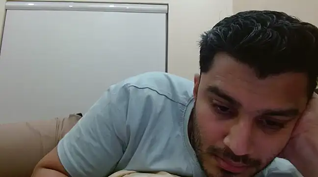 Snapshot of robintoit chatting on 03/14/25, 05:57 robintoit online show from 03/14/25, 05:57