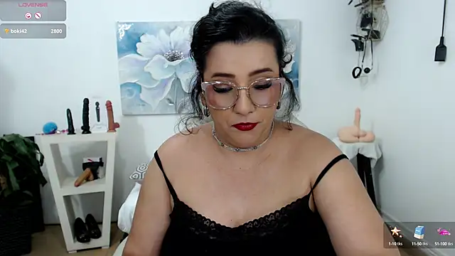 mom hot   online show from 02/03/25, 02:58