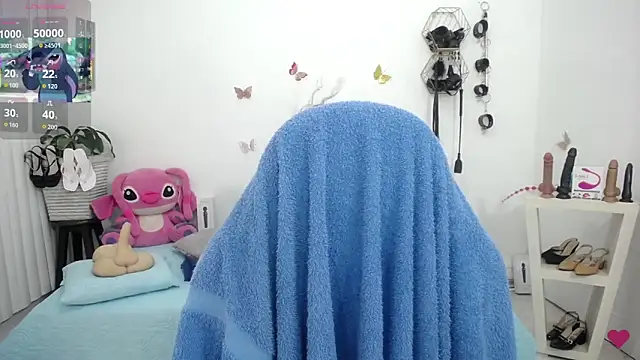 mom hot   online show from 06/07/26, 08:12