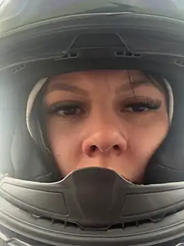 Snapshot of Bonniepark chatting on 01/31/25, 12:07 Bonniepark online show from 01/31/25, 12:07