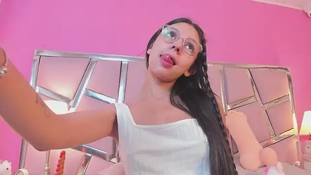 Snapshot of Bonniepark chatting on 03/11/25, 03:12 Bonniepark online show from 03/11/25, 03:12