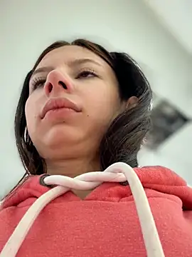 Snapshot of Bonniepark chatting on 10/27/25, 12:42 Bonniepark online show from 10/27/25, 12:42