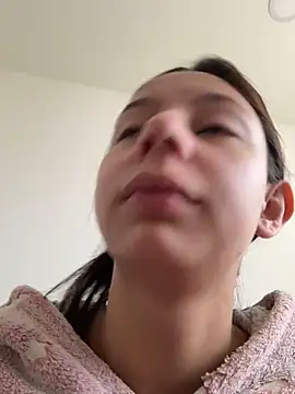 Snapshot of Bonniepark chatting on 11/28/25, 01:03 Bonniepark online show from 11/28/25, 01:03