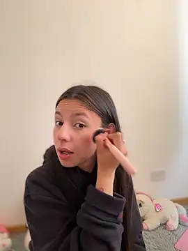 Snapshot of Bonniepark chatting on 12/01/25, 12:10 Bonniepark online show from 12/01/25, 12:10