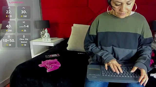 hanny milf online show from 03/13/25, 06:45