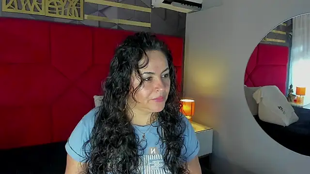 Snapshot of hanny_milf chatting on 05/05/26, 11:40 hanny milf online show from 05/05/26, 11:40
