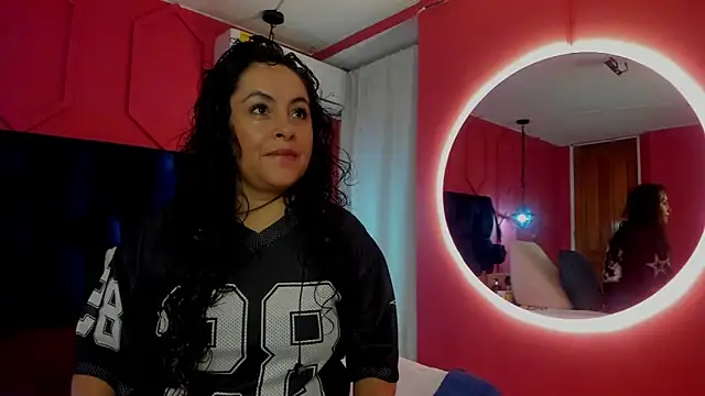 Snapshot of hanny_milf chatting on 05/17/26, 11:39 hanny milf online show from 05/17/26, 11:39