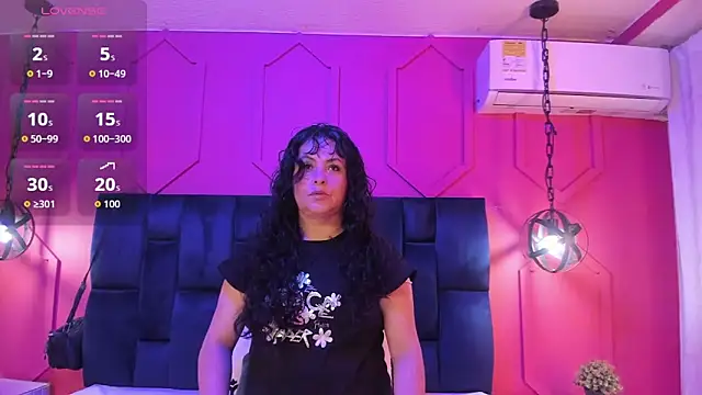 Snapshot of hanny_milf chatting on 06/07/26, 12:20 hanny milf online show from 06/07/26, 12:20