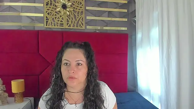 Snapshot of hanny_milf chatting on 06/25/26, 11:48 hanny milf online show from 06/25/26, 11:48