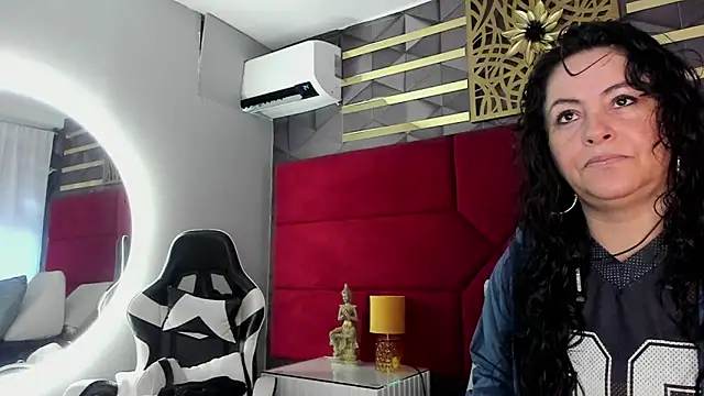 Snapshot of hanny_milf chatting on 06/30/26, 11:55 hanny milf online show from 06/30/26, 11:55