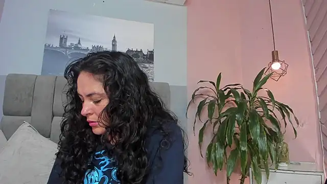 Snapshot of hanny_milf chatting on 07/28/26, 12:48 hanny milf online show from 07/28/26, 12:48